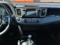 Toyota RAV4 2017 года за 11 500 000 тг. в Актобе – фото 11