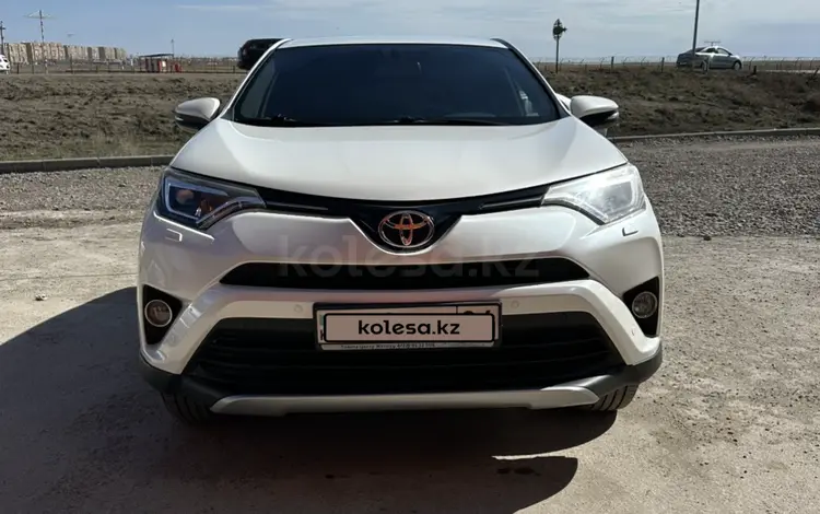 Toyota RAV4 2017 года за 11 500 000 тг. в Актобе