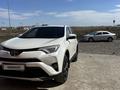 Toyota RAV4 2017 года за 11 500 000 тг. в Актобе – фото 3
