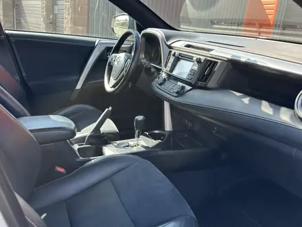 Toyota RAV4 2017 года за 11 500 000 тг. в Актобе – фото 6