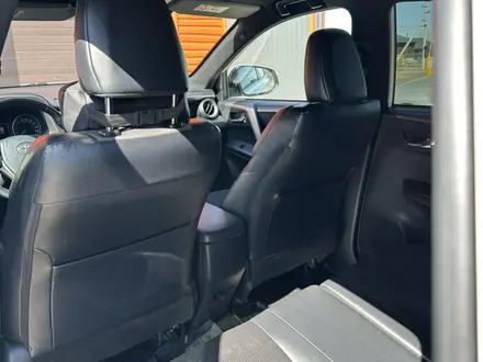 Toyota RAV4 2017 года за 11 500 000 тг. в Актобе – фото 9