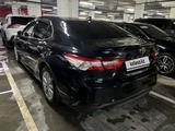 Toyota Camry 2019 года за 14 200 000 тг. в Астана – фото 3