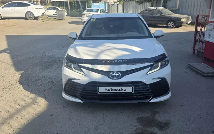 Toyota Camry 2022 года за 12 700 000 тг. в Алматы