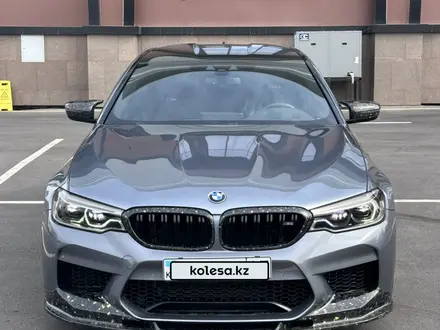 BMW M5 2018 года за 43 000 000 тг. в Алматы