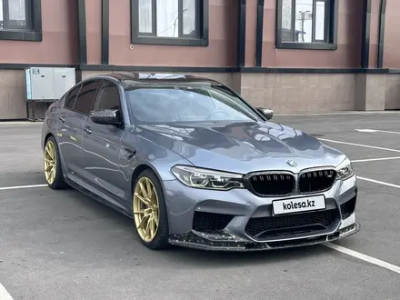 BMW M5 2018 года за 43 000 000 тг. в Алматы – фото 2