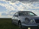 Mercedes-Benz E 230 1997 года за 2 800 000 тг. в Астана – фото 2