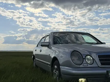 Mercedes-Benz E 230 1997 года за 2 800 000 тг. в Астана – фото 2