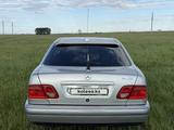 Mercedes-Benz E 230 1997 года за 2 800 000 тг. в Астана – фото 4