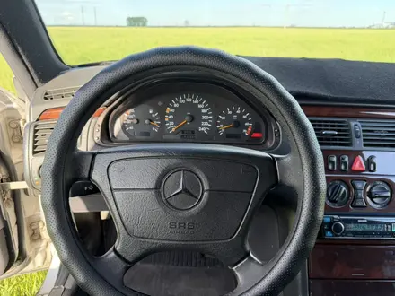 Mercedes-Benz E 230 1997 года за 2 800 000 тг. в Астана – фото 8
