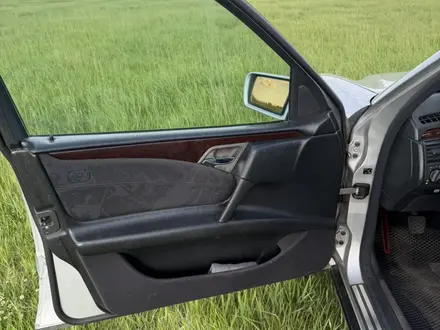 Mercedes-Benz E 230 1997 года за 2 800 000 тг. в Астана – фото 9
