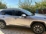 Toyota RAV4 2023 года за 17 000 000 тг. в Астана – фото 4