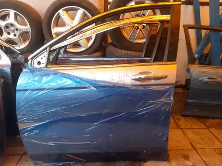 Дверь передняя Honda CR-V RE за 60 000 тг. в Астана