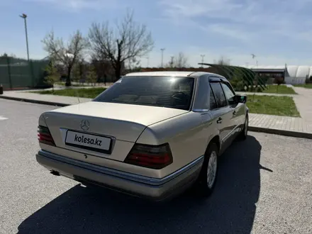 Mercedes-Benz E 280 1993 года за 2 000 000 тг. в Шымкент – фото 5