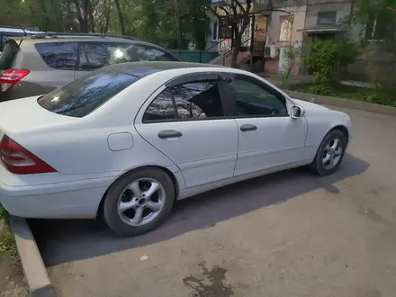 Mercedes-Benz C 180 2003 года за 3 600 000 тг. в Алматы – фото 5