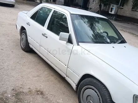 Mercedes-Benz E 230 1989 года за 750 000 тг. в Алматы – фото 4