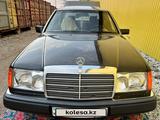 Mercedes-Benz E 230 1993 года за 1 800 000 тг. в Астана