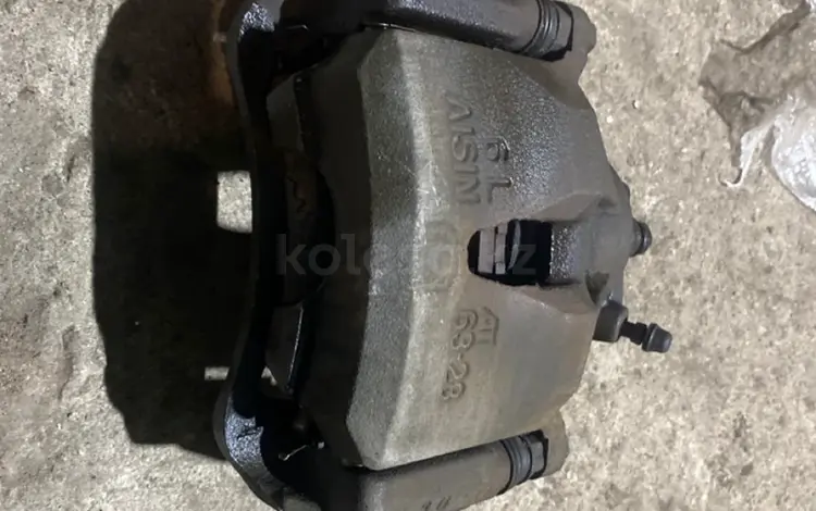 Суппорт с колодками передний на камри 30 за 15 000 тг. в Алматы