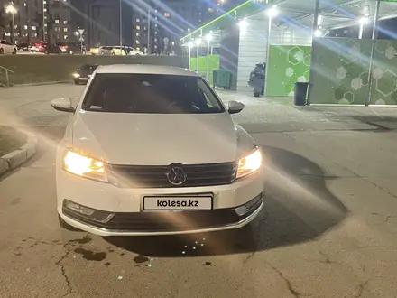 Volkswagen Passat 2014 года за 5 350 000 тг. в Алматы – фото 3