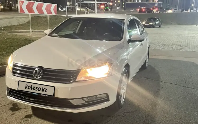 Volkswagen Passat 2014 года за 5 350 000 тг. в Алматы