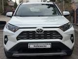 Toyota RAV4 2021 года за 13 500 000 тг. в Караганда – фото 4