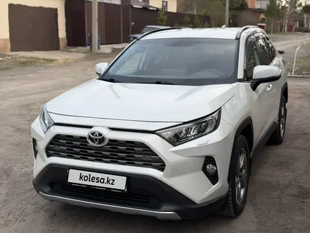 Toyota RAV4 2021 года за 13 500 000 тг. в Караганда – фото 2