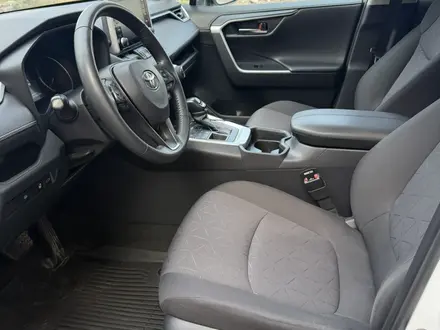 Toyota RAV4 2021 года за 13 500 000 тг. в Караганда – фото 12