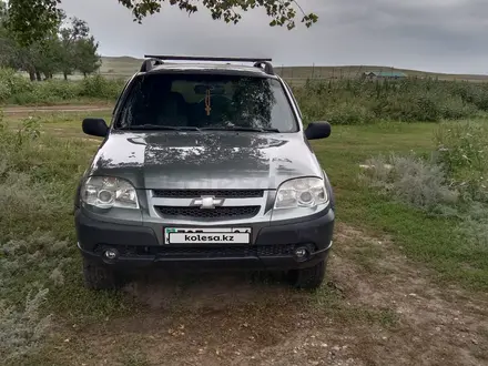 Chevrolet Niva 2011 года за 3 300 000 тг. в Актобе – фото 2