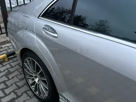 Mercedes-Benz S 550 2006 года за 7 700 000 тг. в Алматы – фото 17