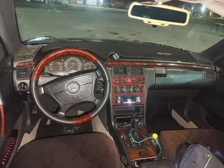 Mercedes-Benz E 280 1996 года за 1 600 000 тг. в Алматы – фото 14