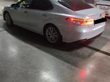 Toyota Camry 2018 года за 14 900 000 тг. в Астана – фото 2