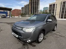 Mitsubishi Outlander, 2013