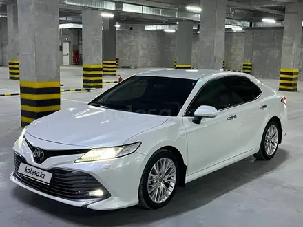 Toyota Camry 2019 года за 14 800 000 тг. в Шымкент – фото 2