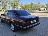 Mercedes-Benz E 230 1992 года за 2 200 000 тг. в Астана – фото 5
