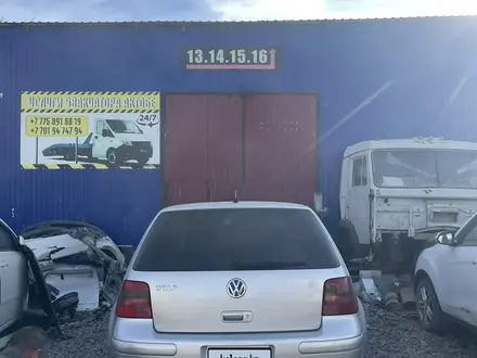 Volkswagen Golf 2002 года за 3 000 000 тг. в Актобе – фото 5