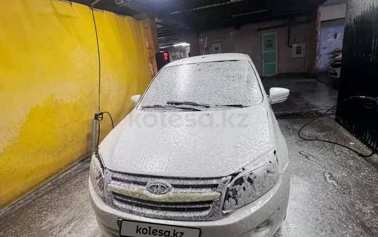 ВАЗ (Lada) Granta 2190 2013 годаүшін1 000 000 тг. в Астана