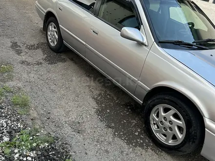 Toyota Camry 2000 года за 3 400 000 тг. в Астана – фото 6