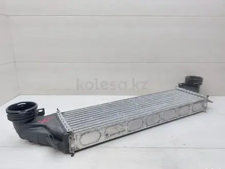 Интеркулер Bmw X5 Е53 M57 за 32 000 тг. в Караганда – фото 2