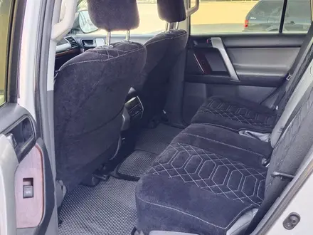 Toyota Land Cruiser Prado 2012 года за 15 500 000 тг. в Актобе – фото 6