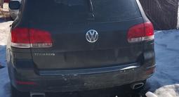 Volkswagen Touareg 2003 года за 3 500 000 тг. в Актобе – фото 3