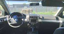 Volkswagen Touareg 2003 года за 3 500 000 тг. в Актобе – фото 4