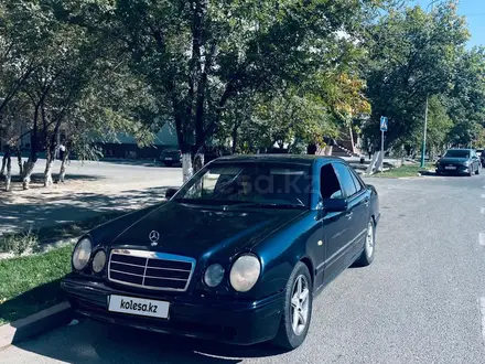 Mercedes-Benz E 230 1995 года за 1 900 000 тг. в Кызылорда – фото 2