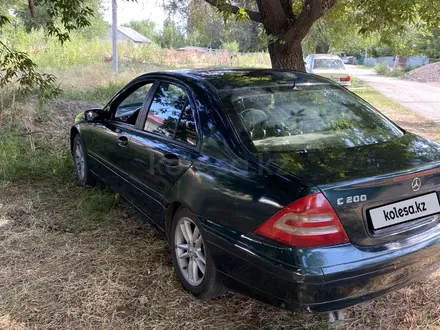 Mercedes-Benz C 180 2002 года за 2 400 000 тг. в Есик – фото 3