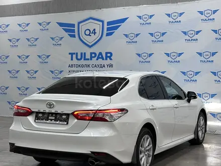 Toyota Camry 2021 года за 16 100 000 тг. в Талдыкорган – фото 4