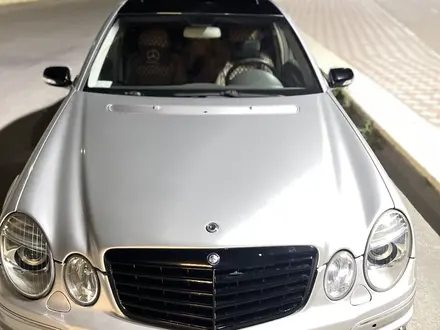 Mercedes-Benz E 320 2003 года за 6 300 000 тг. в Актау – фото 2