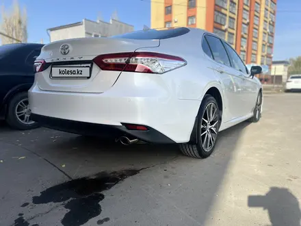 Toyota Camry 2021 года за 17 500 000 тг. в Уральск – фото 7