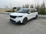 Kia Carnival 2021 года за 22 800 000 тг. в Актау