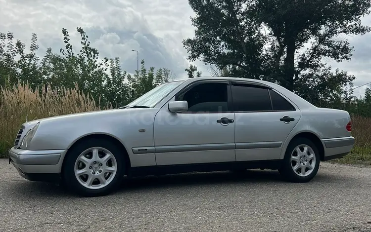 Mercedes-Benz E 240 1998 года за 3 500 000 тг. в Усть-Каменогорск