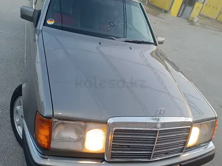 Mercedes-Benz E 200 1991 года за 2 100 000 тг. в Шымкент