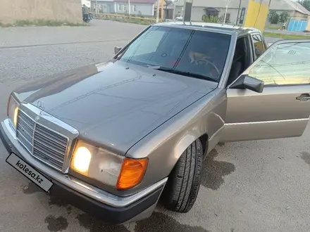 Mercedes-Benz E 200 1991 года за 2 100 000 тг. в Шымкент – фото 10