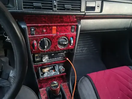 Mercedes-Benz E 200 1991 года за 2 100 000 тг. в Шымкент – фото 13